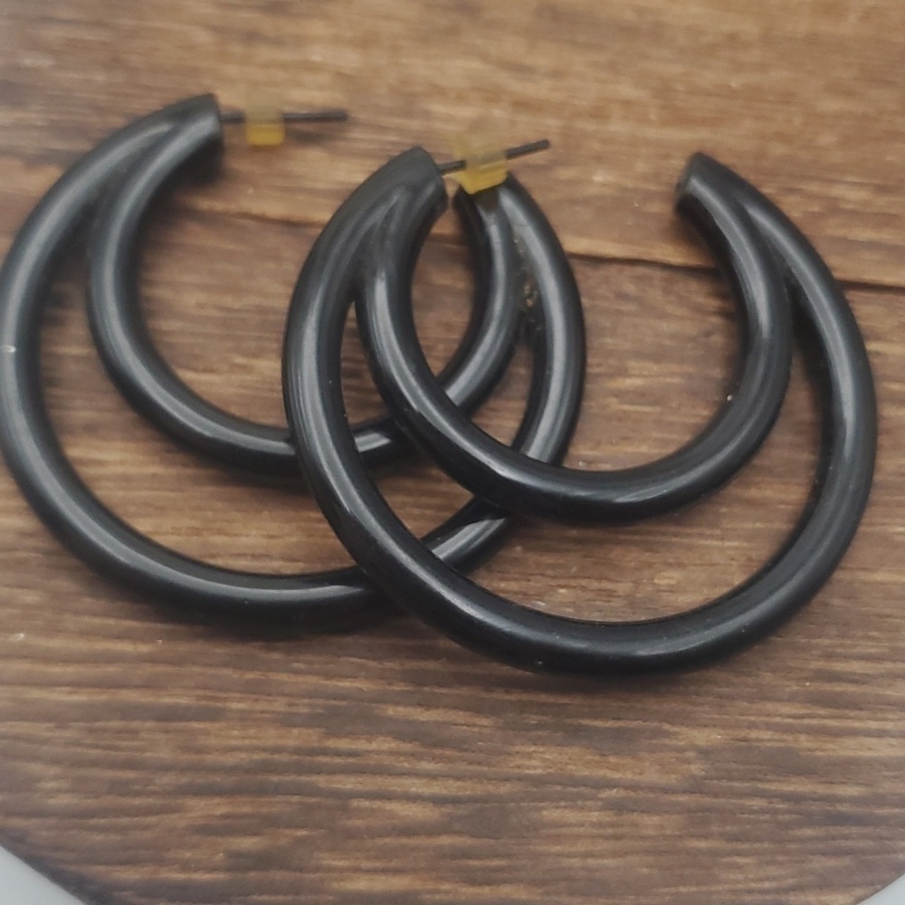 E317 cobweb dreams‎ Gothic double hoop earrings